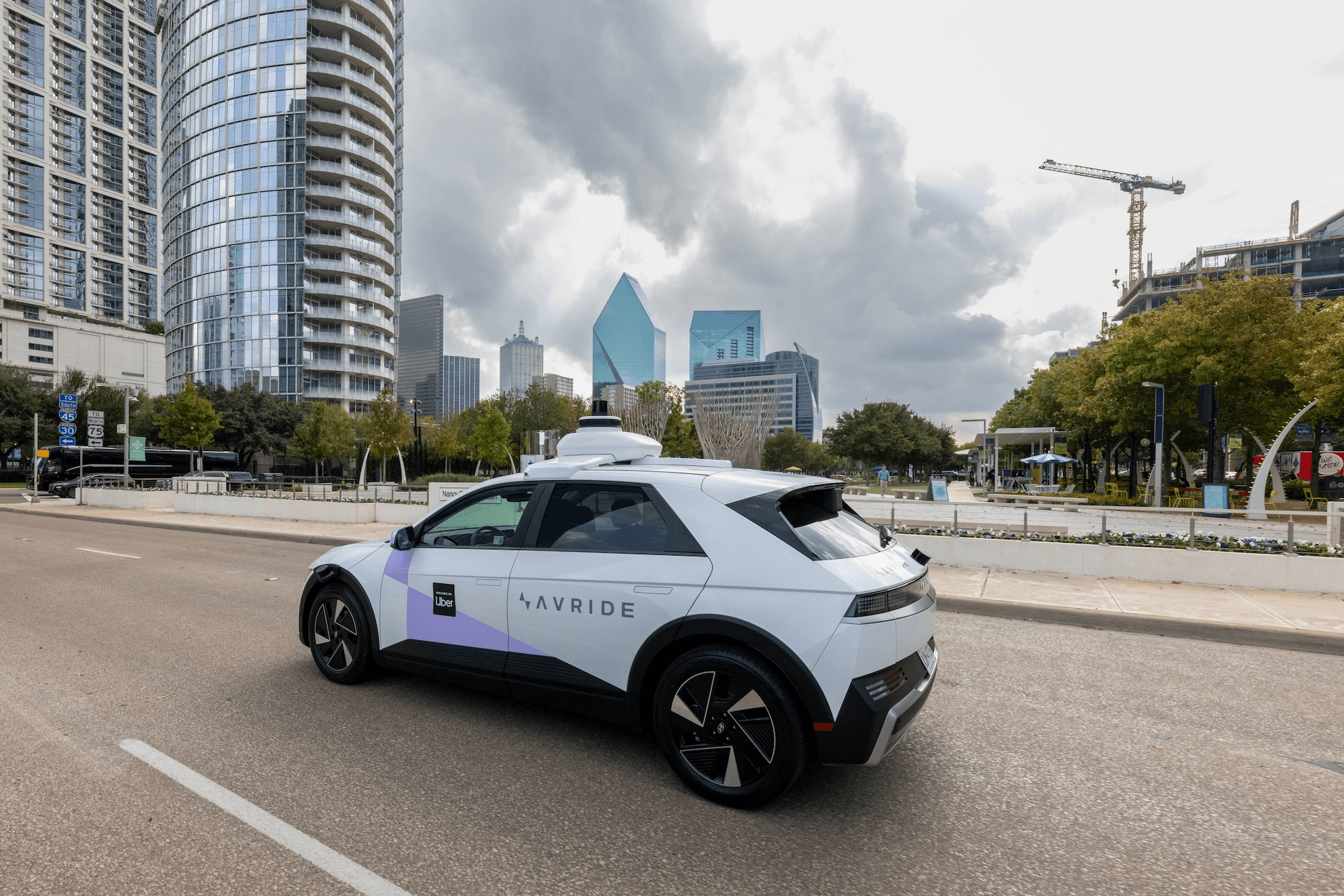 Uber Advances into Autonomous Travel with Dallas Robotaxi Service